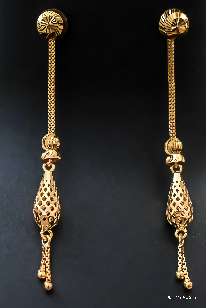 Fancy Latkan Earrings Gold Latkan/Hook Butti at Rs 5680/piece in Rajkot |  ID: 2851825093330